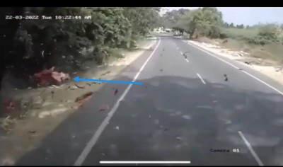 Motorcyclist Head Was Shattered Due To Bus Crash - LiveGore.com