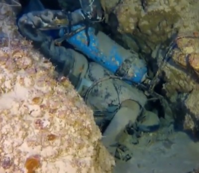 Dead Underwater Drivers Found Deep In The Sea - LiveGore.com 