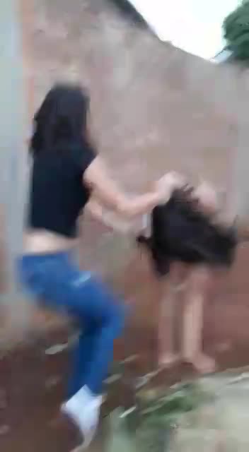 Wife Brutally Attacks Woman that Fucked Her Husband - LiveGore.com