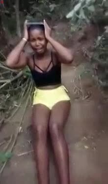 Quite Brutal! Girl Gets Executed by a Wood Stick Blow to the Head - LiveGore.com 