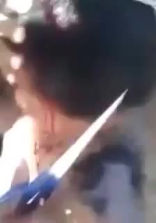 SCARED WOMAN IS BEATEN BY TRAFFICKERS IN FAVELA BRAZIL - LiveGore.com