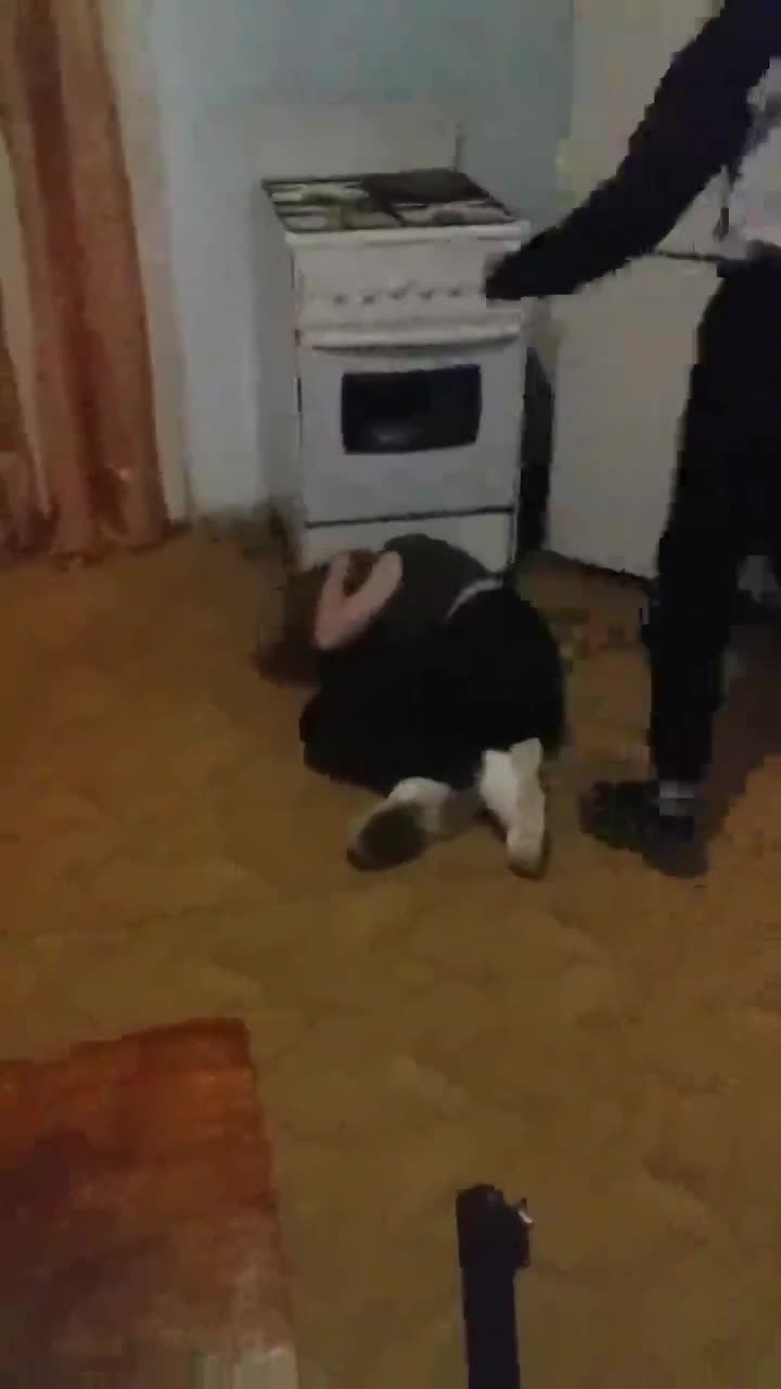 Russian girl beaten and humiliated - LiveGore.com 