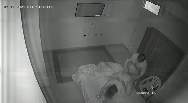 Man walks in on his ex woman having sex and stabs her repeatedly - LiveGore.com 