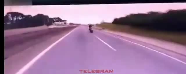 Dragged Almost 200 Meters After Bumped With Other Motorcycle - LiveGore.com 