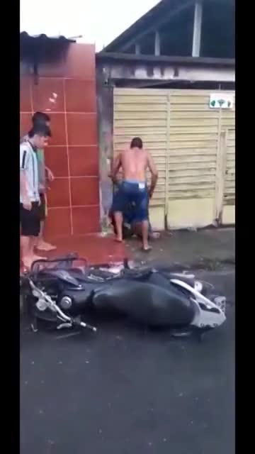 3 Thieves Have A Deformed Face After Being Brutally Beaten in Manaus - LiveGore.com 