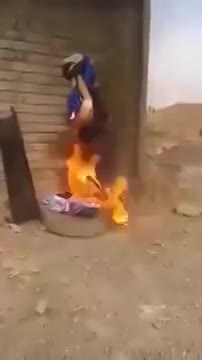 Captured ISIS Soldier Gets Cooked Alive By Iraqi Soldiers - LiveGore.com 