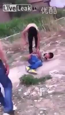 Japanese Gang Members Kill A Child With Brutal Blows And Stones And Then Mean It - LiveGore.com 