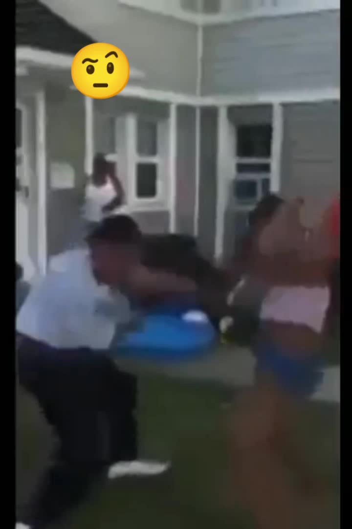 BLACK GIRL BEATS UP A MAN - LiveGore.com