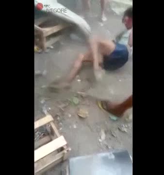 Woman Beaten And Shot By Cartel Until Her Dead - LiveGore.com 