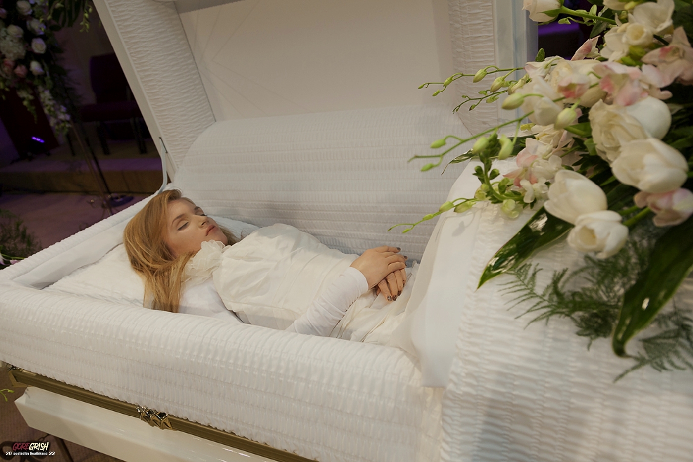 (Part 1) (Child Warning) Comp: Women In Caskets - LiveGore.com